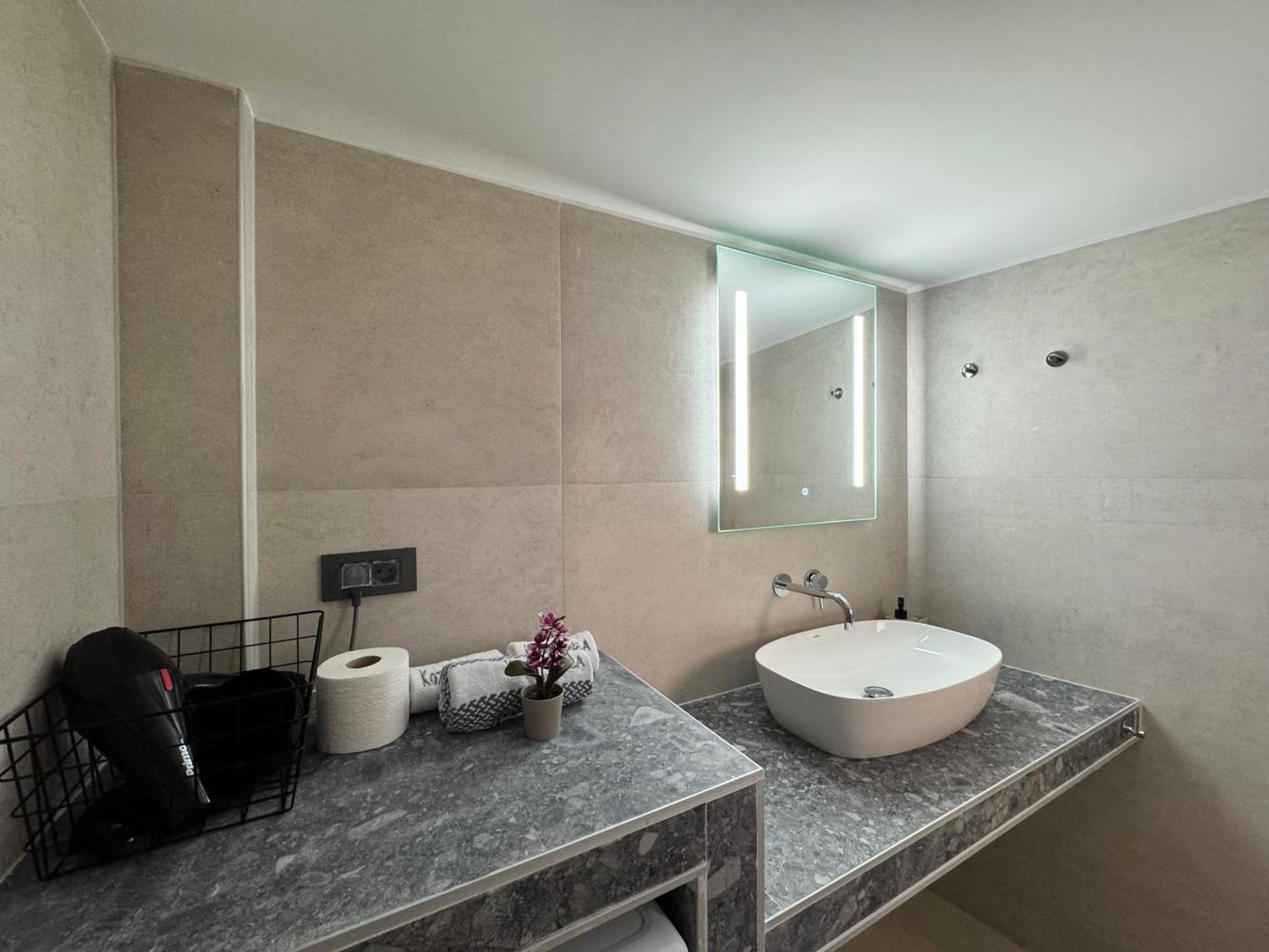 Spacious Apartment Near Monastiraki By Kozy Koala Ateny Zewnętrze zdjęcie